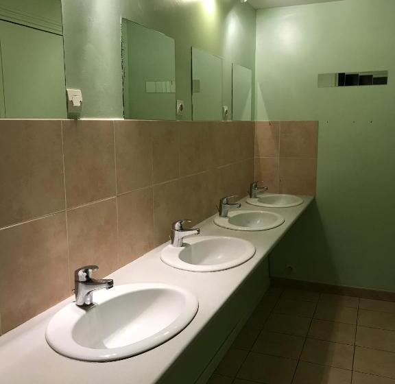 Standaard Driepersoonskamer, Gîte De La Tour