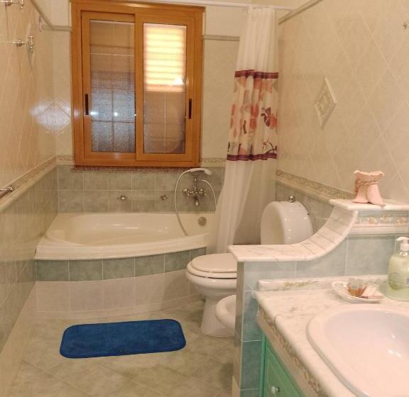 اتاق استاندارد با سرویس بهداشتی مشترک, Casamia