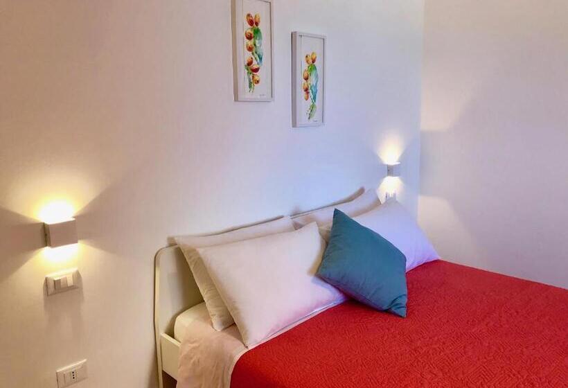Standard Room King Size Bed, Mondello Beach   Rooms By The Sea