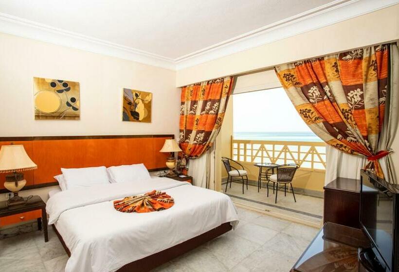 سوییت جونیور, Amc Royal Hotel & Spa
