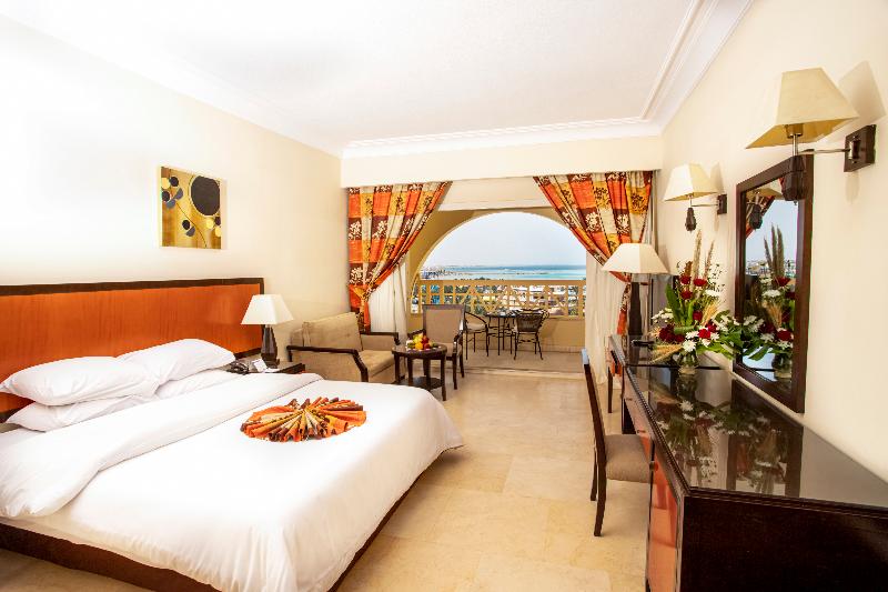 اتاق اساندارد با چشم‌انداز جانبی به دریا, Amc Royal Hotel & Spa