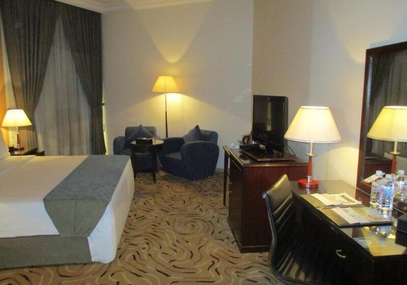 Люкс, Executives Hotel   Azizia