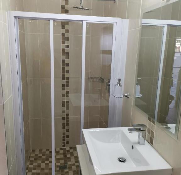 اتاق لوکس, Lucolo Palace B&b   Mthatha