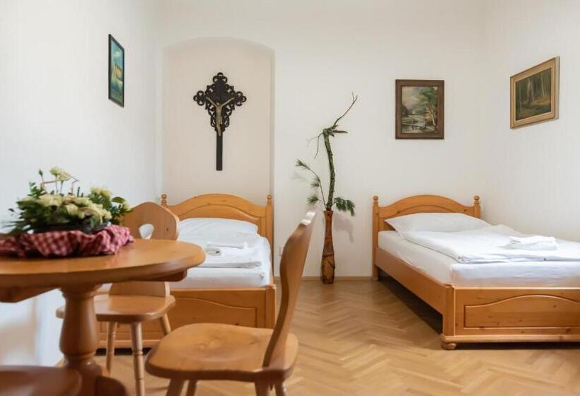 Четырехместный Номер Стандарт, Restaurace A Penzion Stará Pošta