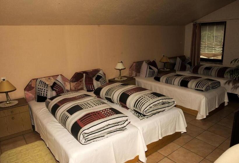 آپارتمان 1 خوابه همکف, Caruso Pension Und Pizzeria