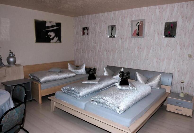 اتاق استاندارد چهار تخته, Caruso Pension Und Pizzeria