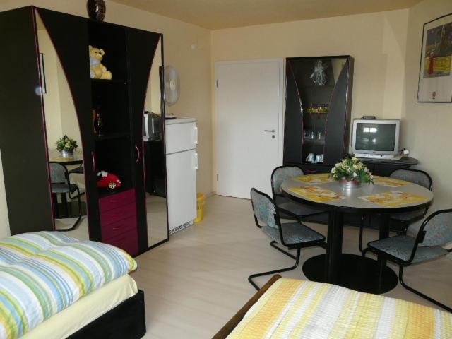 اتاق استاندارد سه نفره, Caruso Pension Und Pizzeria