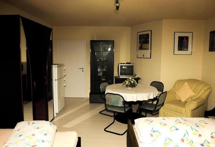 اتاق استاندارد سه نفره, Caruso Pension Und Pizzeria