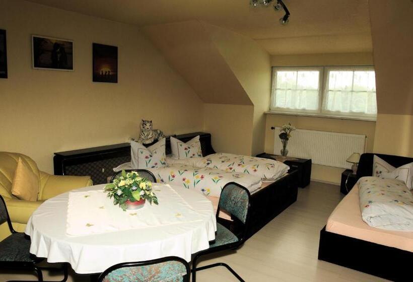 اتاق استاندارد سه نفره, Caruso Pension Und Pizzeria