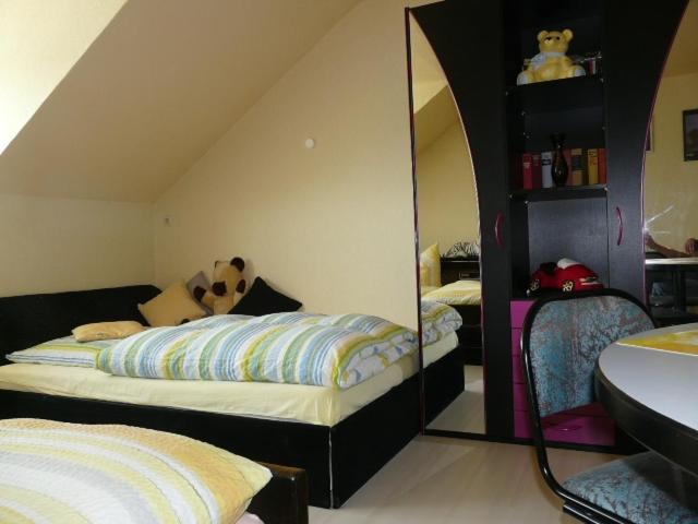 اتاق استاندارد سه نفره, Caruso Pension Und Pizzeria