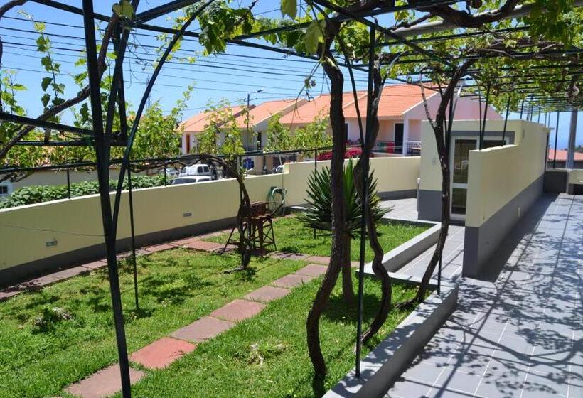 Номер Стандарт Совместная Ванная, Hostel Casal São João
