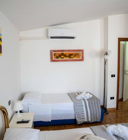 Номер Стандарт Трехместный, Queen S Bed & Breakfast