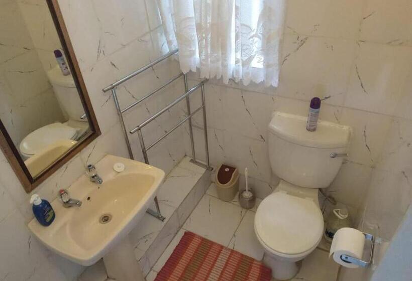 Стандартный Номер Кровать Кинг, Bun Clody Manor   Guest House & Coffee Shop