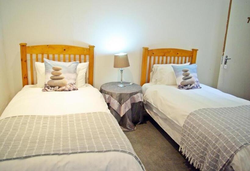 Номер Basic, Bun Clody Manor   Guest House & Coffee Shop