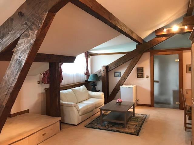 سوئیت با بالکن, Ferme Bordbar B&b