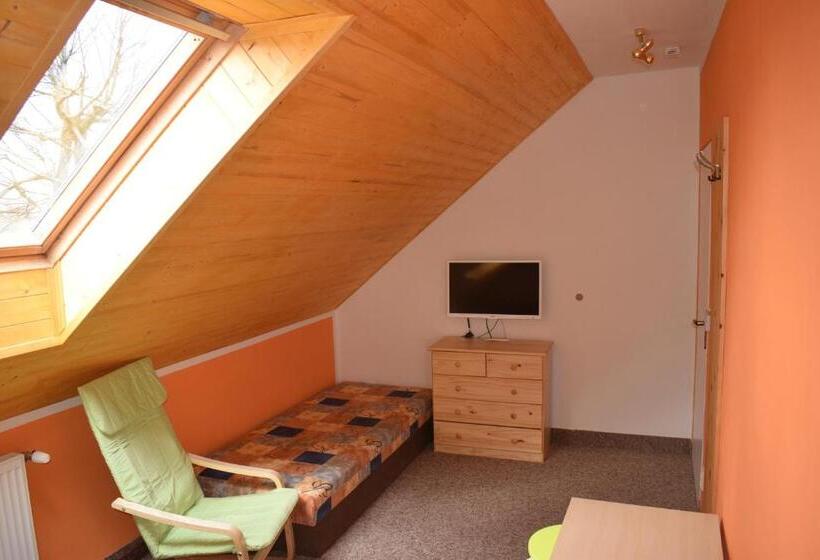Quarto Triplo Estandar, Guest House Pod Rozhlednou