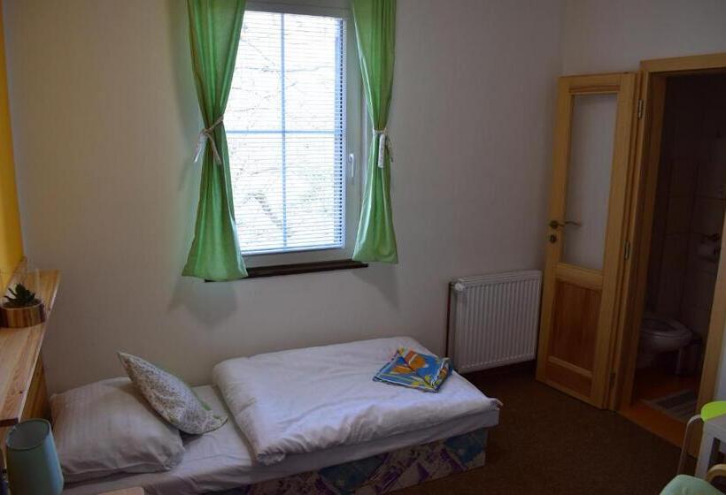 Quarto Estandar Individual, Guest House Pod Rozhlednou