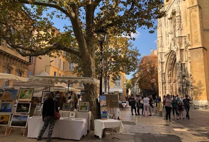 プールの見える１ベッドルームアパートメント, Studios Nuitée En Provence