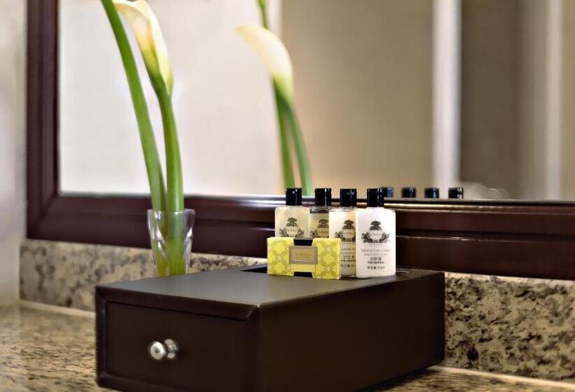 اتاق استاندارد با تخت بزرگ برای معلولان, Intercontinental Wuxi, An Ihg