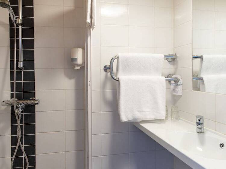 Habitación Estándar, Jahtihovi