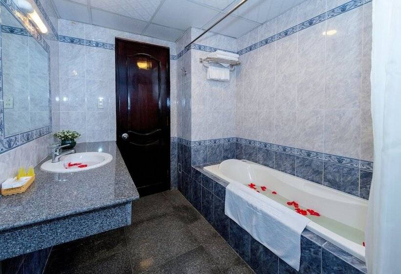 اتاق لوکس با چشم‌انداز دریا, Olympic  Nha Trang