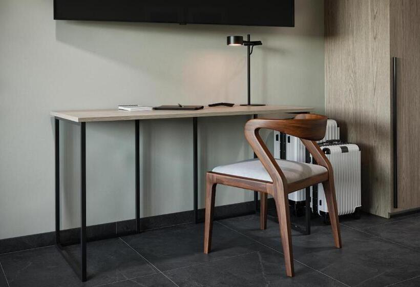 اتاق سوپریور با تخت بزرگ, Sonder Testaccio