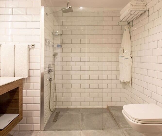 اتاق لوکس با چشم‌انداز دریا, Design Plus Seya Beach