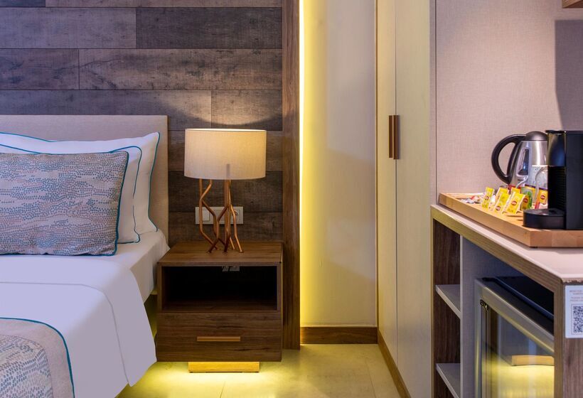 اتاق لوکس با چشم‌انداز دریا, Design Plus Seya Beach