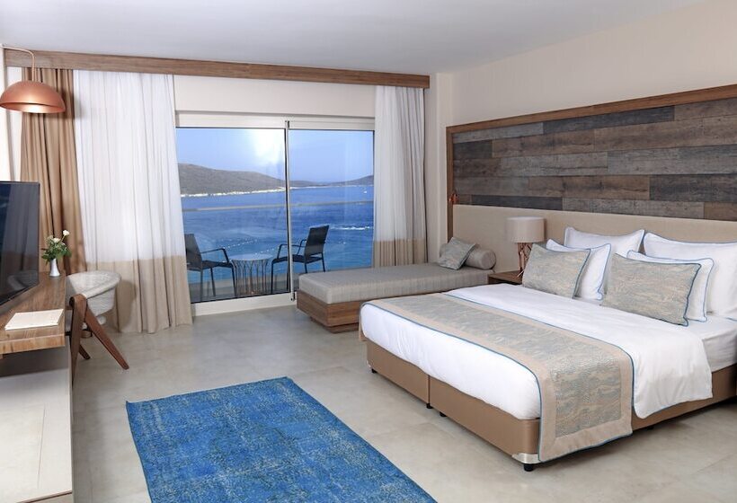 اتاق لوکس با چشم‌انداز دریا, Design Plus Seya Beach