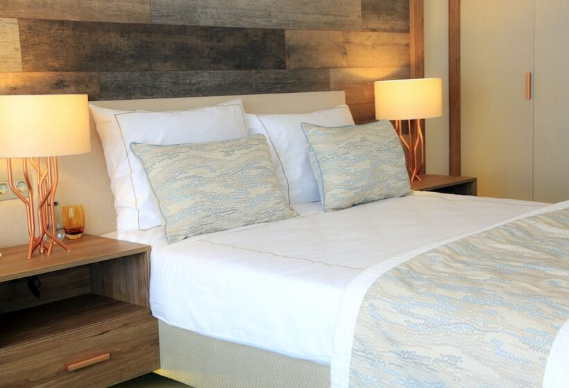 اتاق لوکس با چشم‌انداز دریا, Design Plus Seya Beach