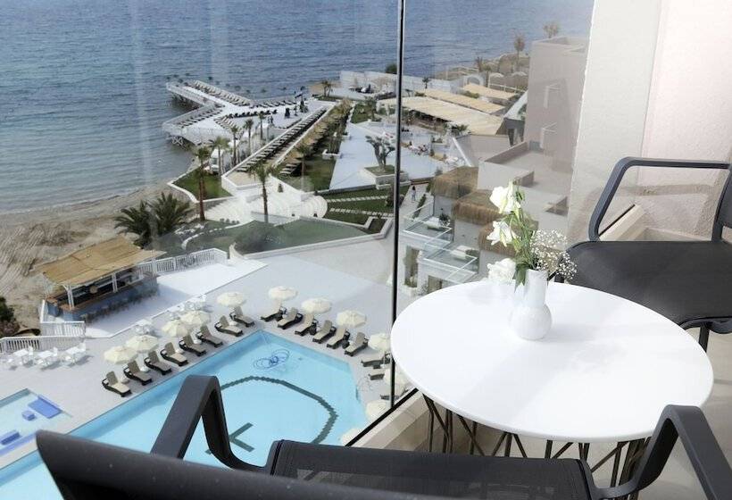 اتاق سوپریور با چشم‌انداز دریا, Design Plus Seya Beach