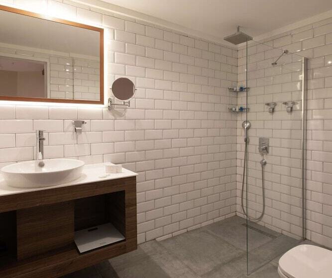 اتاق سوپریور با چشم‌انداز دریا, Design Plus Seya Beach