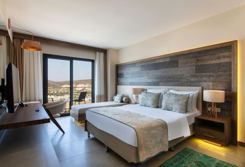 اتاق لوکس با چشم‌انداز دریا, Design Plus Seya Beach