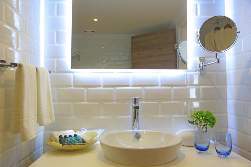 سوییت, Design Plus Seya Beach