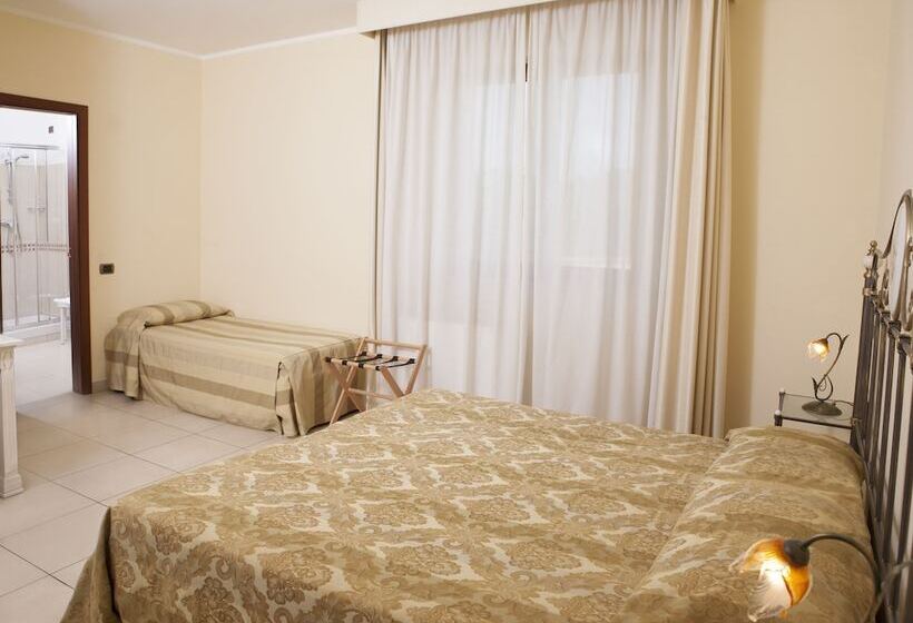 اتاق استاندارد سه نفره, Villa Fiorita
