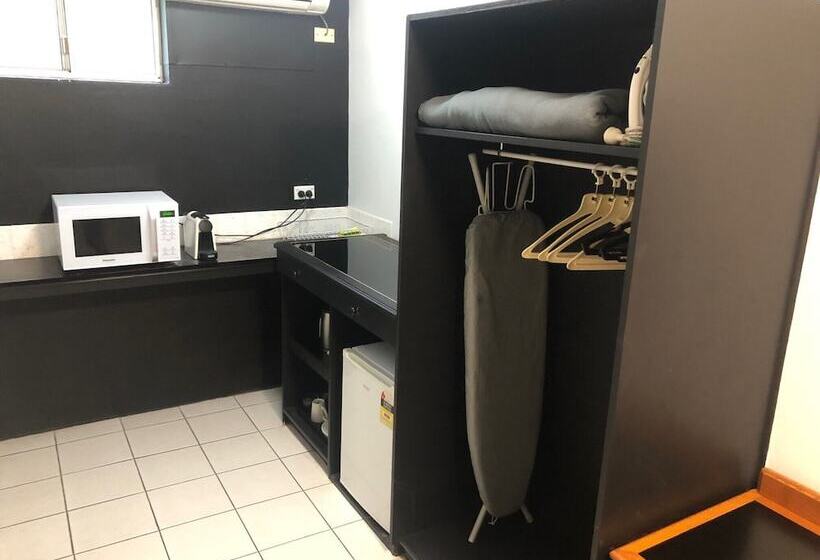 Семейный Номер, Matador Motor Inn