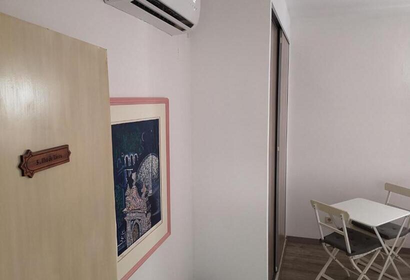 اتاق استاندارد, Taah Billa Guest House