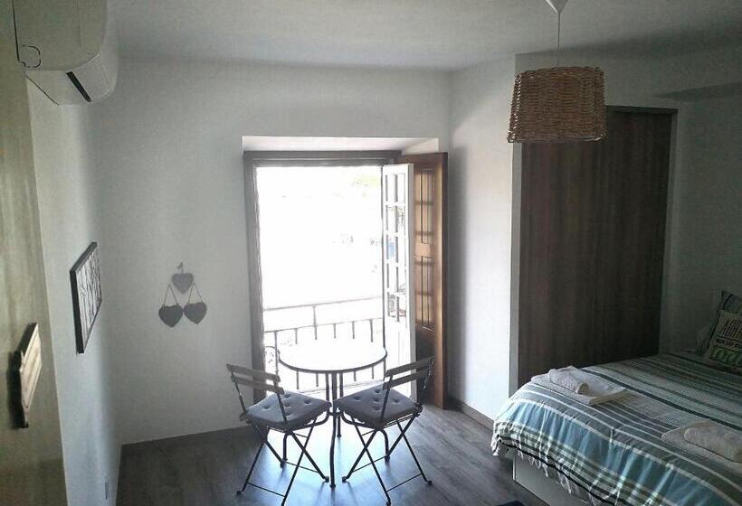 اتاق لوکس با چشم‌انداز دریا, Taah Billa Guest House
