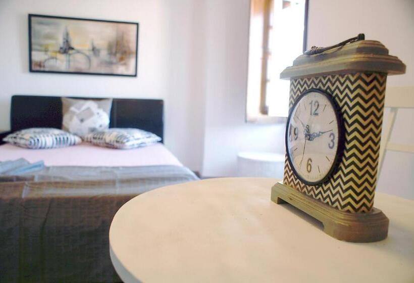 اتاق استاندارد با چشم‌انداز رودخانه, Taah Billa Guest House