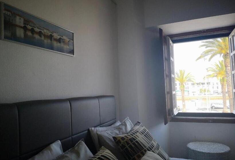 اتاق استاندارد با چشم‌انداز رودخانه, Taah Billa Guest House
