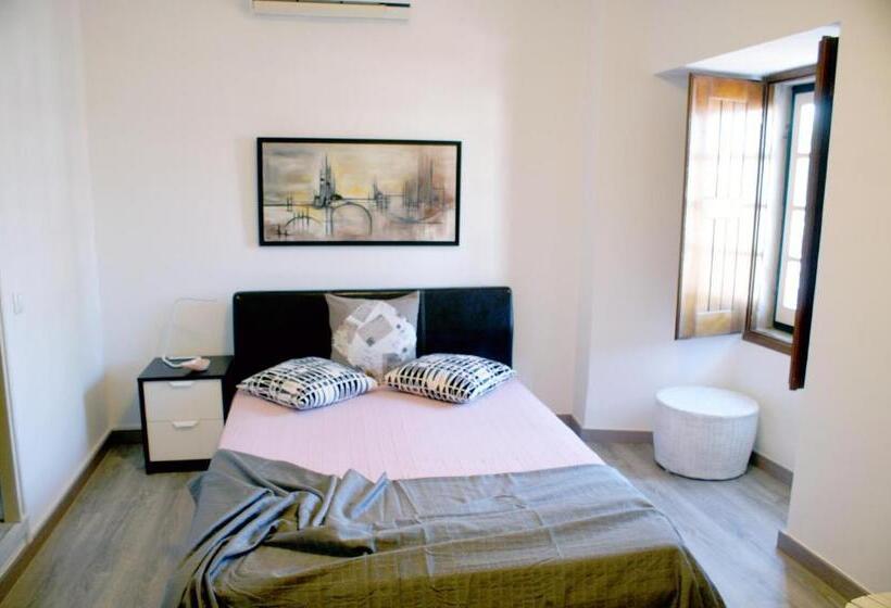 اتاق استاندارد با چشم‌انداز رودخانه, Taah Billa Guest House
