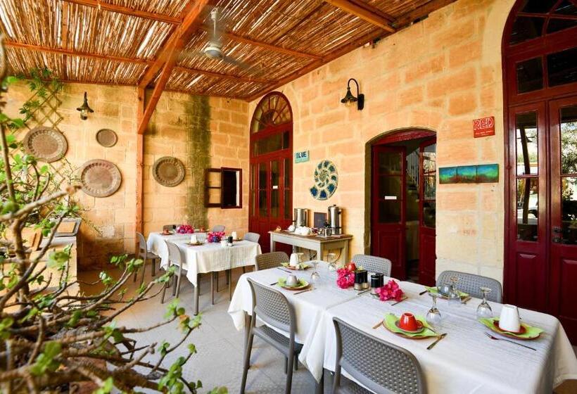 ویلای یک اتاق خوابه با استخر شنا, Charming B&b Dar Ta Zeppi