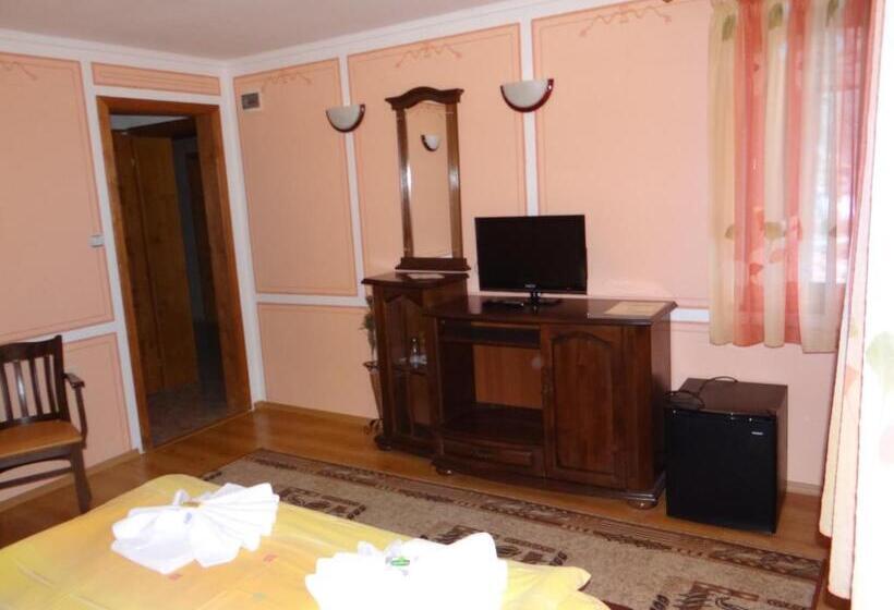 デラックスルーム, Denis Guest House