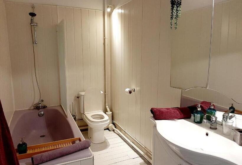 اتاق استاندارد سه نفره, Maison Saint James