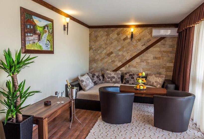 Suite with lake view, The Wind Mills Hydropark