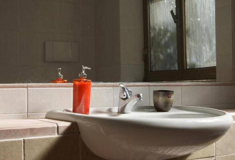 اتاق استاندارد, Vegan Inn Airport   Adults Only   Late Check In