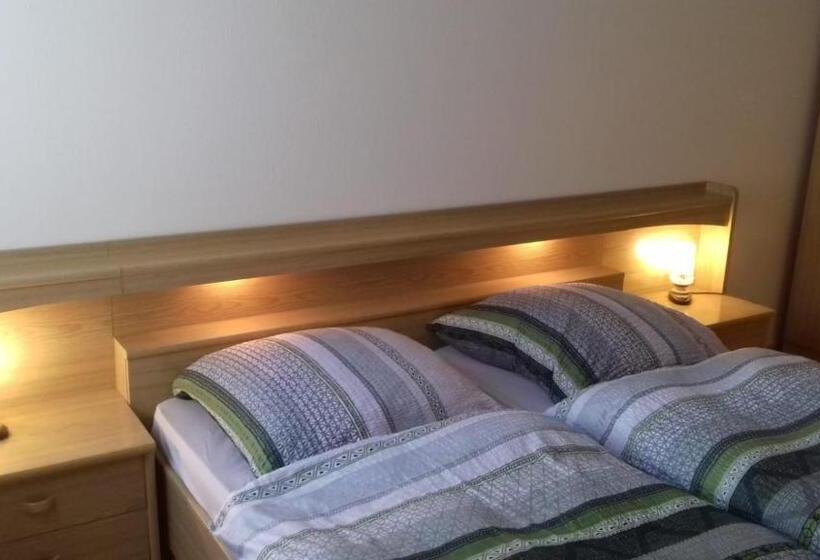Апартаменты 1 Спальня Нижний Этаж, Ferienwohnung Viktoria