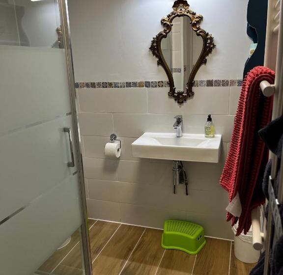 Апартаменты 3 Спальни, Le Chevrefeuille Chambres D Hotes Et Gîtes De Charme