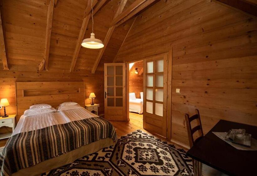 Семейный Номер, Bucovina Lodge Pension