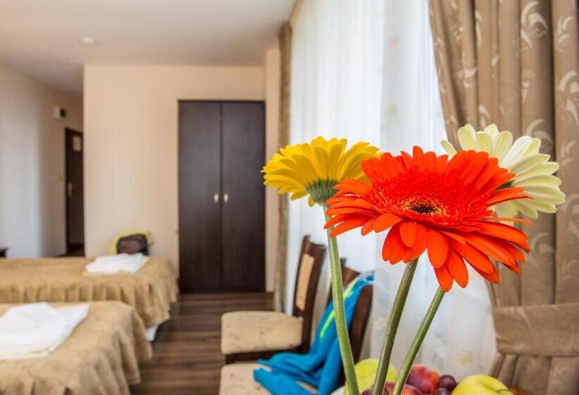 Номер Стандарт Трехместный, Family Hotel Saint Konstantin